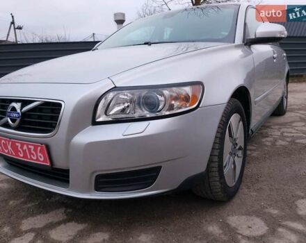 Серый Вольво В50, объемом двигателя 1.6 л и пробегом 220 тыс. км за 7500 $, фото 10 на Automoto.ua
