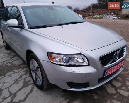 Серый Вольво В50, объемом двигателя 1.6 л и пробегом 220 тыс. км за 7500 $, фото 3 на Automoto.ua