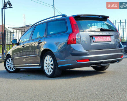 Серый Вольво В50, объемом двигателя 1.6 л и пробегом 193 тыс. км за 7999 $, фото 4 на Automoto.ua