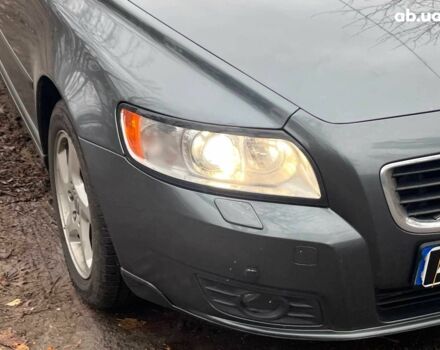 Сірий Вольво V50, об'ємом двигуна 2 л та пробігом 240 тис. км за 9690 $, фото 3 на Automoto.ua