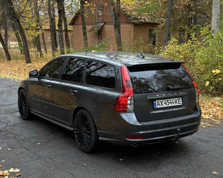 Серый Вольво В50, объемом двигателя 1.98 л и пробегом 248 тыс. км за 11999 $, фото 3 на Automoto.ua