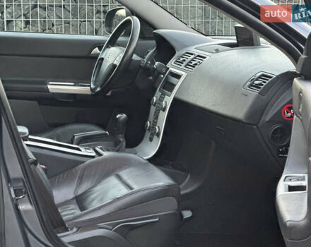 Серый Вольво В50, объемом двигателя 1.6 л и пробегом 218 тыс. км за 8500 $, фото 74 на Automoto.ua