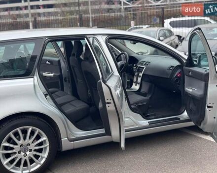 Серый Вольво В50, объемом двигателя 2 л и пробегом 258 тыс. км за 10200 $, фото 19 на Automoto.ua