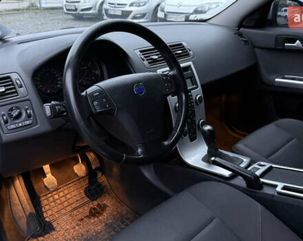 Сірий Вольво V50, об'ємом двигуна 1.56 л та пробігом 240 тис. км за 7900 $, фото 16 на Automoto.ua