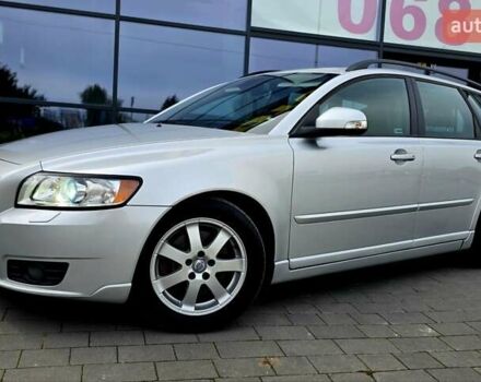Сірий Вольво V50, об'ємом двигуна 2 л та пробігом 260 тис. км за 9750 $, фото 89 на Automoto.ua
