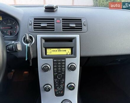 Серый Вольво В50, объемом двигателя 1.6 л и пробегом 229 тыс. км за 7950 $, фото 74 на Automoto.ua