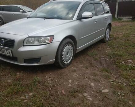 Серый Вольво В50, объемом двигателя 1.56 л и пробегом 266 тыс. км за 7000 $, фото 2 на Automoto.ua