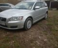 Серый Вольво В50, объемом двигателя 1.56 л и пробегом 266 тыс. км за 7000 $, фото 2 на Automoto.ua