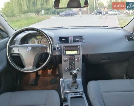 Серый Вольво В50, объемом двигателя 1.6 л и пробегом 199 тыс. км за 8299 $, фото 41 на Automoto.ua