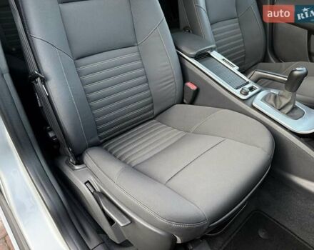 Серый Вольво В50, объемом двигателя 1.6 л и пробегом 229 тыс. км за 7950 $, фото 93 на Automoto.ua