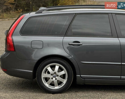 Серый Вольво В50, объемом двигателя 1.6 л и пробегом 240 тыс. км за 7999 $, фото 40 на Automoto.ua