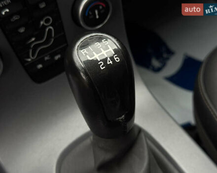 Серый Вольво В50, объемом двигателя 1.6 л и пробегом 240 тыс. км за 7999 $, фото 62 на Automoto.ua