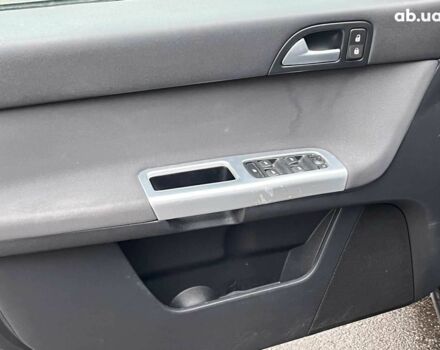 Сірий Вольво V50, об'ємом двигуна 2 л та пробігом 240 тис. км за 9690 $, фото 15 на Automoto.ua