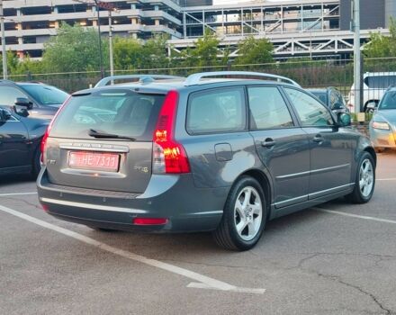 Серый Вольво В50, объемом двигателя 1.6 л и пробегом 260 тыс. км за 8700 $, фото 7 на Automoto.ua