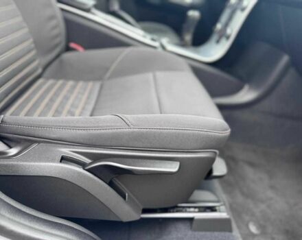 Серый Вольво В50, объемом двигателя 2 л и пробегом 258 тыс. км за 10200 $, фото 22 на Automoto.ua