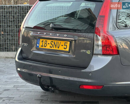 Серый Вольво В50, объемом двигателя 1.6 л и пробегом 218 тыс. км за 8500 $, фото 62 на Automoto.ua