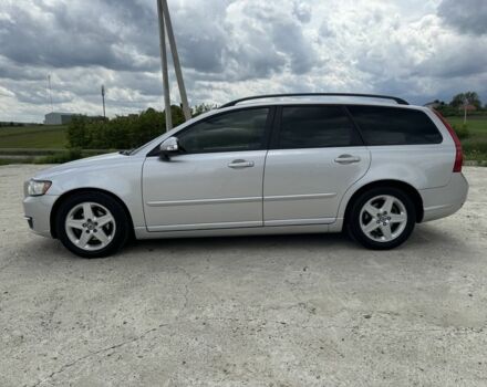 Серый Вольво В50, объемом двигателя 1.6 л и пробегом 243 тыс. км за 8900 $, фото 5 на Automoto.ua