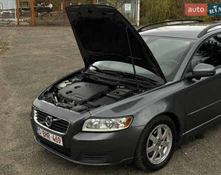 Серый Вольво В50, объемом двигателя 1.6 л и пробегом 240 тыс. км за 7999 $, фото 94 на Automoto.ua