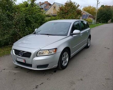 Серый Вольво В50, объемом двигателя 1.6 л и пробегом 200 тыс. км за 7800 $, фото 6 на Automoto.ua