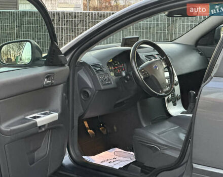 Серый Вольво В50, объемом двигателя 1.6 л и пробегом 218 тыс. км за 8500 $, фото 97 на Automoto.ua