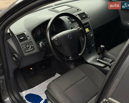 Серый Вольво В50, объемом двигателя 1.6 л и пробегом 240 тыс. км за 7999 $, фото 47 на Automoto.ua