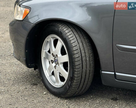 Серый Вольво В50, объемом двигателя 1.6 л и пробегом 240 тыс. км за 7999 $, фото 8 на Automoto.ua