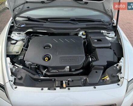 Серый Вольво В50, объемом двигателя 1.6 л и пробегом 229 тыс. км за 7950 $, фото 127 на Automoto.ua