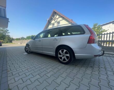 Серый Вольво В50, объемом двигателя 1.6 л и пробегом 230 тыс. км за 4000 $, фото 5 на Automoto.ua