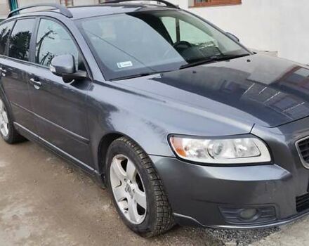 Серый Вольво В50, объемом двигателя 1.6 л и пробегом 253 тыс. км за 8200 $, фото 1 на Automoto.ua