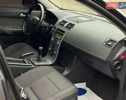 Серый Вольво В50, объемом двигателя 1.6 л и пробегом 240 тыс. км за 7999 $, фото 71 на Automoto.ua