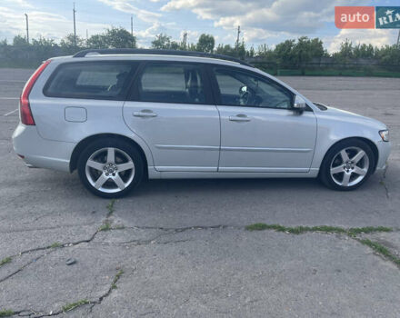 Серый Вольво В50, объемом двигателя 2 л и пробегом 268 тыс. км за 9500 $, фото 2 на Automoto.ua