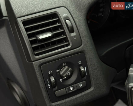 Серый Вольво В50, объемом двигателя 1.6 л и пробегом 240 тыс. км за 7999 $, фото 50 на Automoto.ua