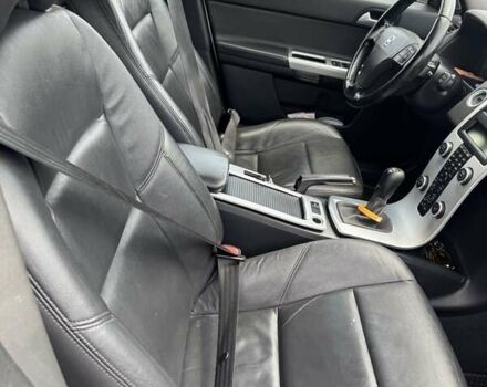 Серый Вольво В50, объемом двигателя 1.56 л и пробегом 236 тыс. км за 8000 $, фото 10 на Automoto.ua