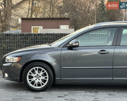 Серый Вольво В50, объемом двигателя 1.6 л и пробегом 218 тыс. км за 8500 $, фото 8 на Automoto.ua