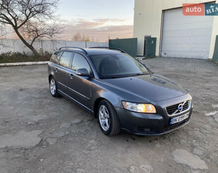 Серый Вольво В50, объемом двигателя 1.6 л и пробегом 234 тыс. км за 7400 $, фото 3 на Automoto.ua