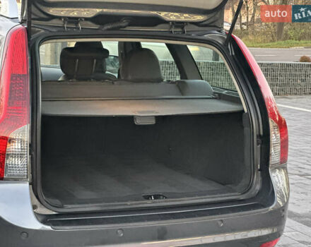 Серый Вольво В50, объемом двигателя 1.6 л и пробегом 218 тыс. км за 8500 $, фото 95 на Automoto.ua