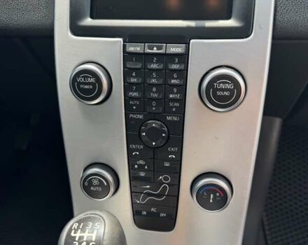 Серый Вольво В50, объемом двигателя 1.56 л и пробегом 236 тыс. км за 8000 $, фото 7 на Automoto.ua