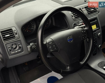 Серый Вольво В50, объемом двигателя 1.6 л и пробегом 240 тыс. км за 7999 $, фото 49 на Automoto.ua