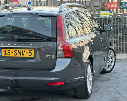 Серый Вольво В50, объемом двигателя 1.6 л и пробегом 218 тыс. км за 8500 $, фото 63 на Automoto.ua