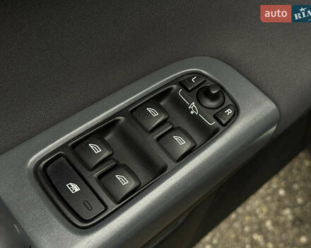 Серый Вольво В50, объемом двигателя 1.6 л и пробегом 240 тыс. км за 7999 $, фото 46 на Automoto.ua