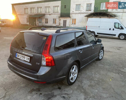 Серый Вольво В50, объемом двигателя 1.6 л и пробегом 234 тыс. км за 7400 $, фото 6 на Automoto.ua