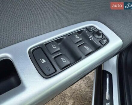 Серый Вольво В50, объемом двигателя 1.6 л и пробегом 229 тыс. км за 7950 $, фото 61 на Automoto.ua