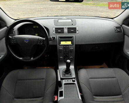 Серый Вольво В50, объемом двигателя 1.6 л и пробегом 240 тыс. км за 7999 $, фото 67 на Automoto.ua