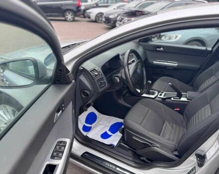 Серый Вольво В50, объемом двигателя 2 л и пробегом 258 тыс. км за 10200 $, фото 18 на Automoto.ua