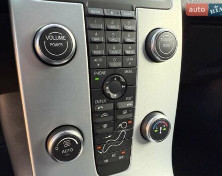 Серый Вольво В50, объемом двигателя 1.6 л и пробегом 229 тыс. км за 7950 $, фото 78 на Automoto.ua