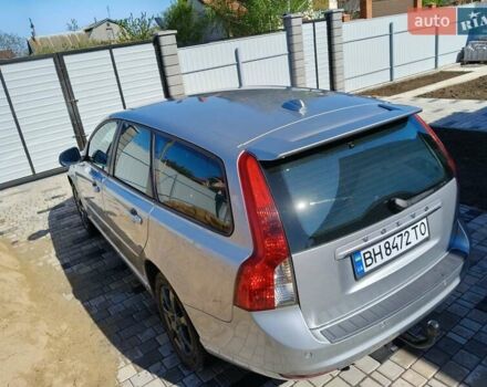 Серый Вольво В50, объемом двигателя 1.56 л и пробегом 260 тыс. км за 8800 $, фото 4 на Automoto.ua