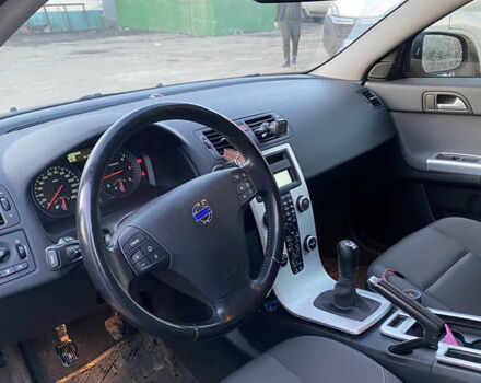 Серый Вольво В50, объемом двигателя 1.6 л и пробегом 234 тыс. км за 7400 $, фото 11 на Automoto.ua