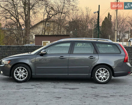Серый Вольво В50, объемом двигателя 1.6 л и пробегом 218 тыс. км за 8500 $, фото 7 на Automoto.ua