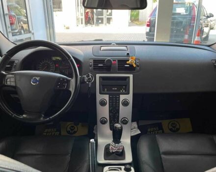 Серый Вольво В50, объемом двигателя 1.6 л и пробегом 324 тыс. км за 8000 $, фото 14 на Automoto.ua