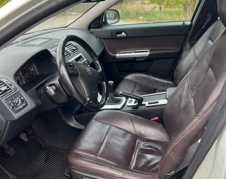 Сірий Вольво V50, об'ємом двигуна 1.6 л та пробігом 268 тис. км за 8500 $, фото 4 на Automoto.ua